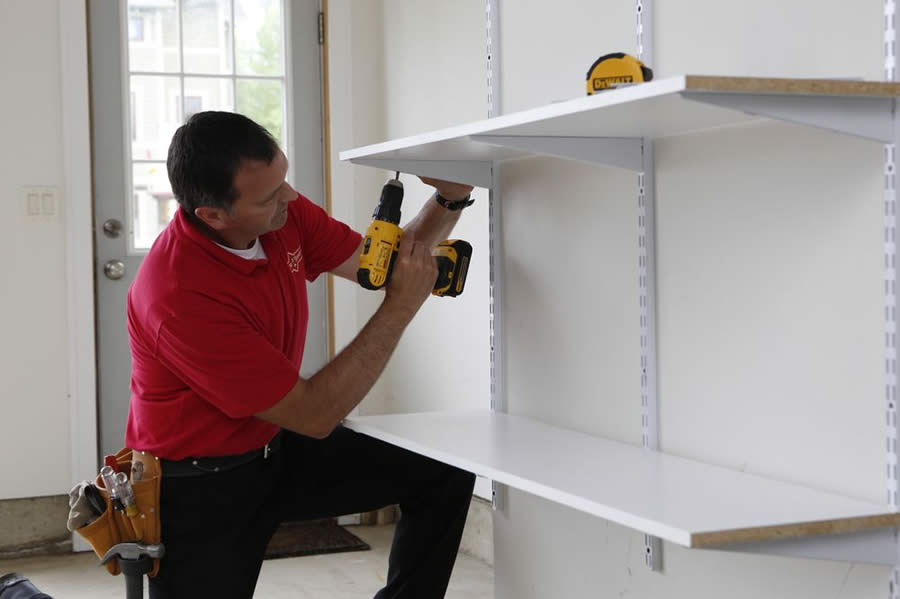 How to Prevent Shelves From Sagging or Breaking