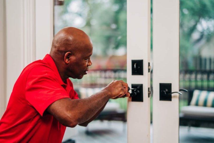 Quick Fixes for Loose Door Handles and Knobs